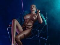 naked girl with webcam masturbating with vibrator MilavaDavis